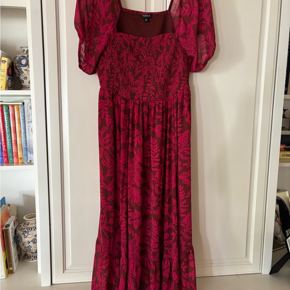 Torrid/ Cool Summery Red/Dark Pink Patterned Dress